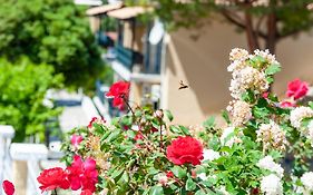Niouris Apartments
